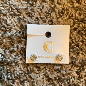Gold rhinestone stud earrings. NWT